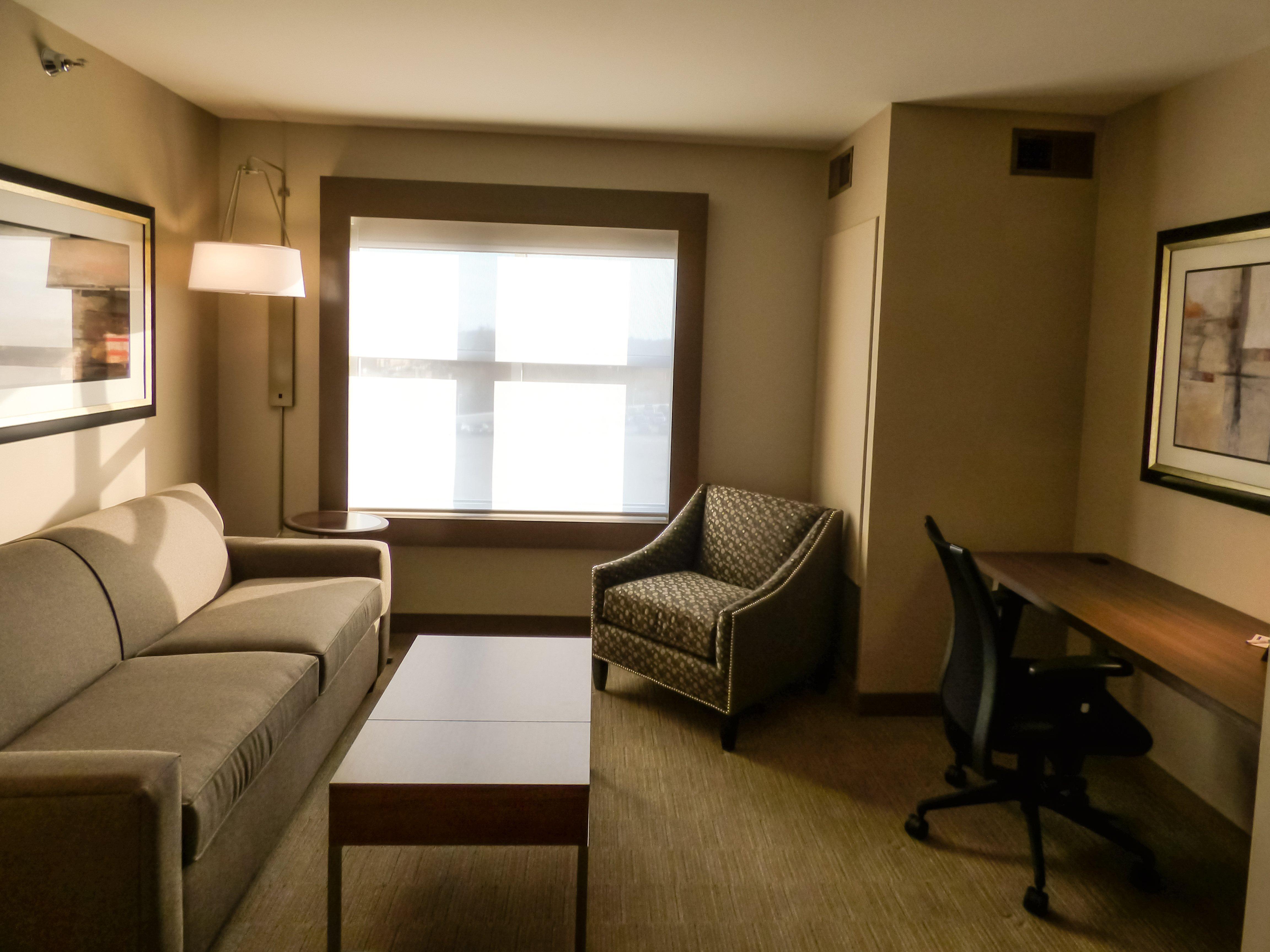 Holiday Inn Express & Suites Plymouth - Ann Arbor Area, An Ihg Hotel Εξωτερικό φωτογραφία
